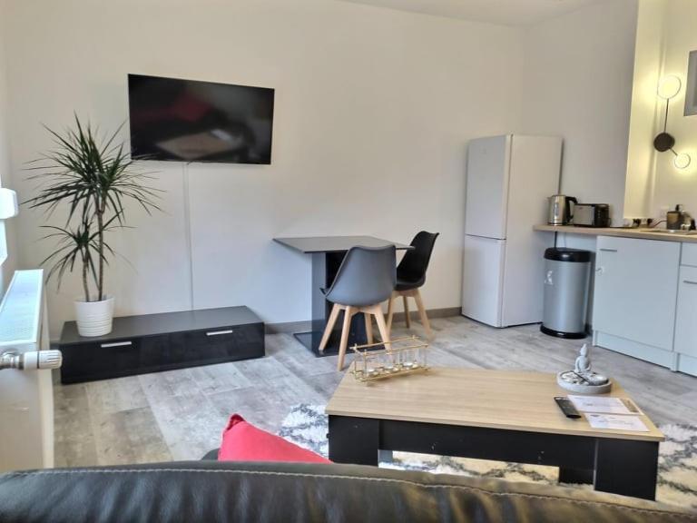 Chambre 26M - Salon Et Kitchenette Prive - Wifi Woippy Buitenkant foto